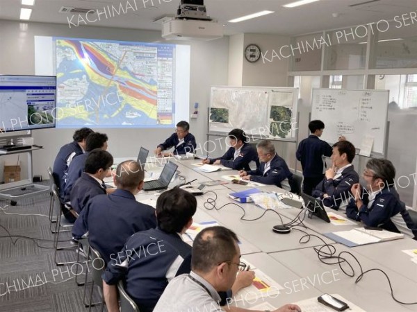 台風被害への対応などを確認した災害対策本部設置に関する机上訓練