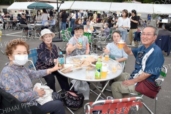 職員の母国料理が好評　陸別の北勝光生会が「感謝祭」