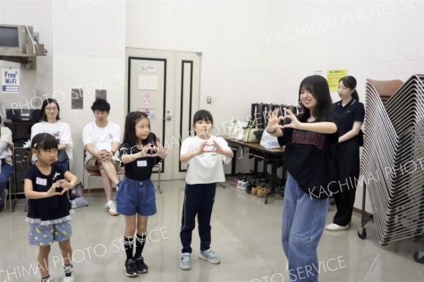 児童ら音更高生とダンス交流　音更高開放講座