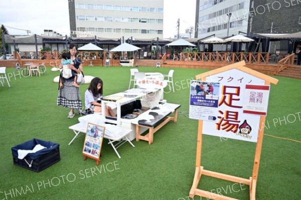 北海学園生が藤丸パークで食の交流イベント　子どもらでにぎわう 2
