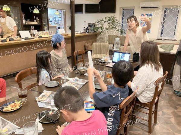 異文化交流、カフェで語り合う　本別「ゆゆひ」でミニイベント