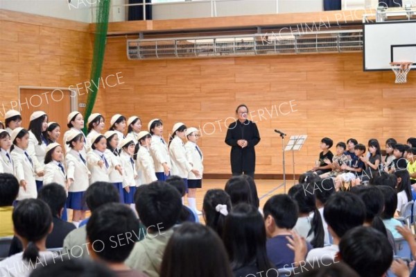兵庫稲美少年少女合唱団のハーモニーでお祝い　帯広東小開校７０周年記念演奏会