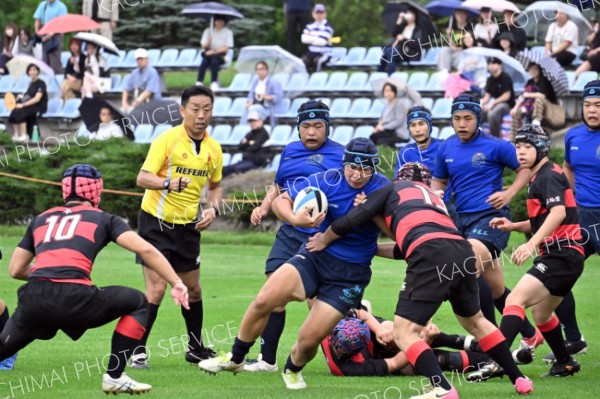【決勝・帯工―帯柏葉・帯三条・帯緑陽・士幌合同チーム】熱戦を繰り広げる選手たち