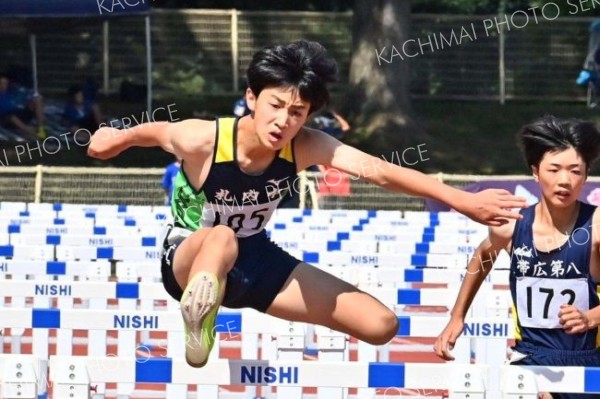 【共通男子１１０メートル障害決勝】自己ベストの１７秒６２でハードルでは初めての優勝を飾った