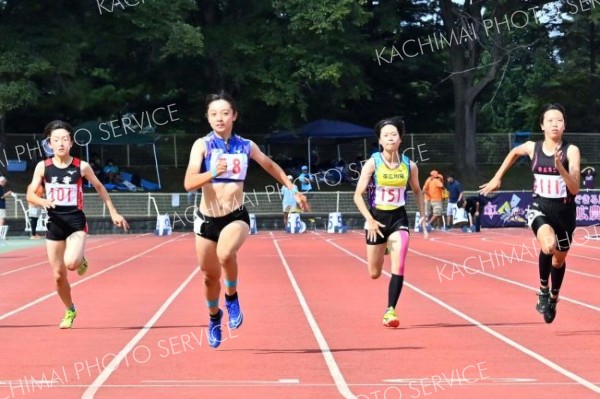 ２年女子１００メートル決勝