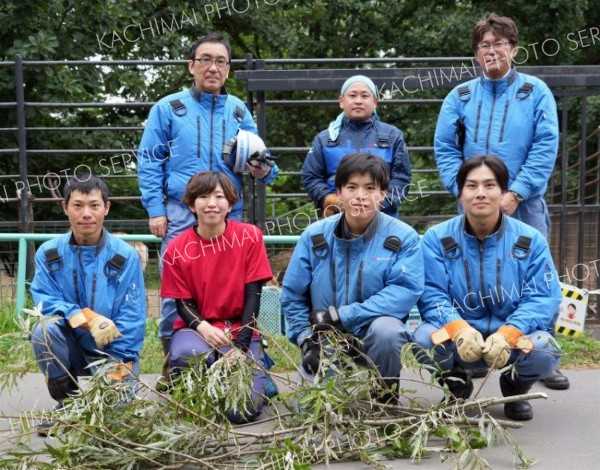 「動物たちの食べ物に」　おびひろ動物園に伐採樹木を寄付　ほくでんネット