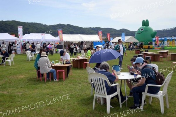 グルメ、ステージ、体験イベント　本別きらめきタウンフェスにぎわう