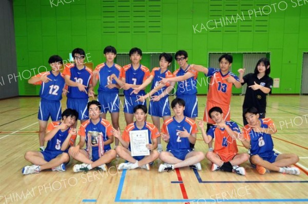 男子優勝の白樺学園