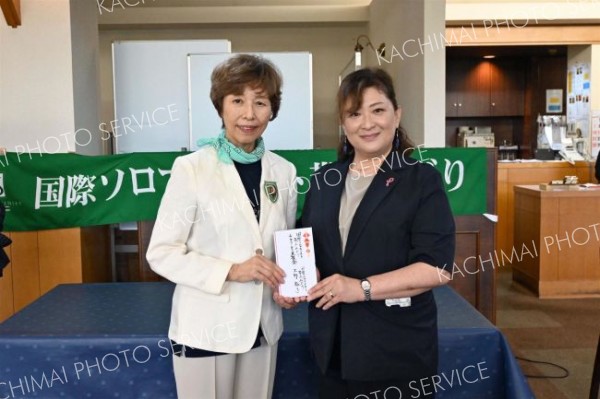 ソロプチミスト帯広みどりがプレシャスに５万円贈呈
