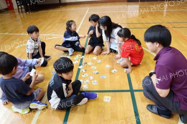 カルタで防災を学ぶ１、２年生