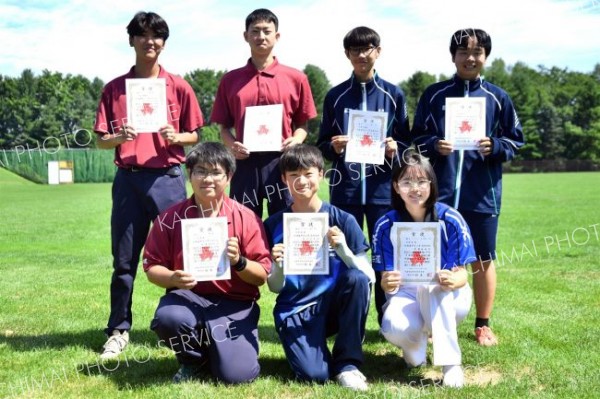 佐藤（帯工）７０メートルリカーブ男子Ｖ　同女子は齊藤（帯三条）　秋季高校アーチェリー十勝支部大会