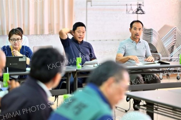 関係機関合同ヒグマ出没時対応訓練（金野和彦撮影）