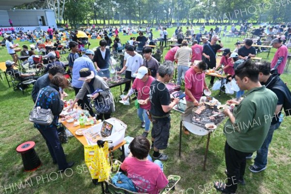 地元産の和牛を囲み笑顔広がる　帯広で和牛感謝祭 写真6