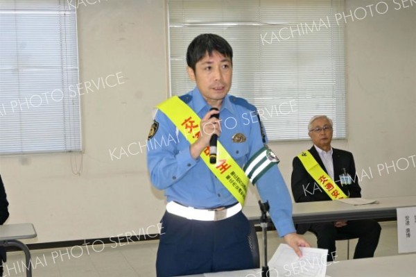 死亡事故ストップへ総決起、街頭啓発　市と関係団体 5