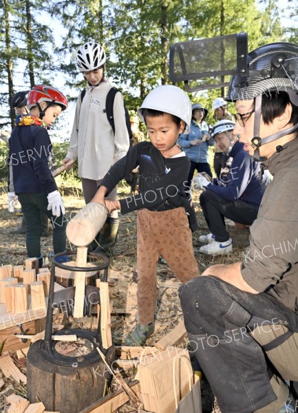 間近に感じる木々のぬくもり　「日本一の防風林」で木育イベント