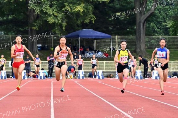 女子１００メートル１３組