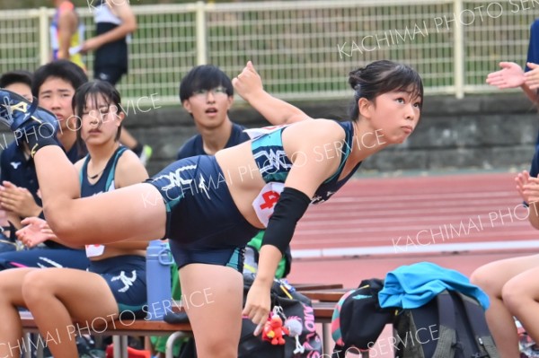 女子やり投げ