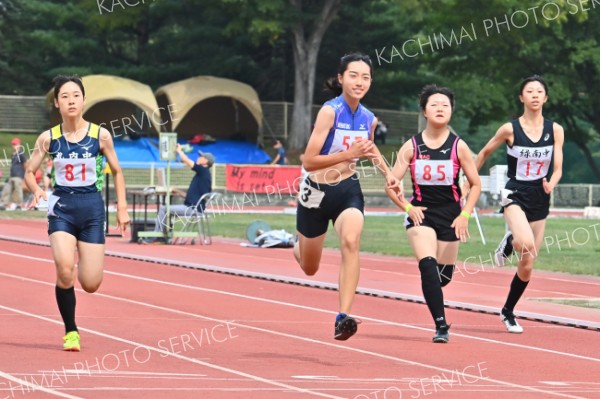 女子１００メートル第１１組