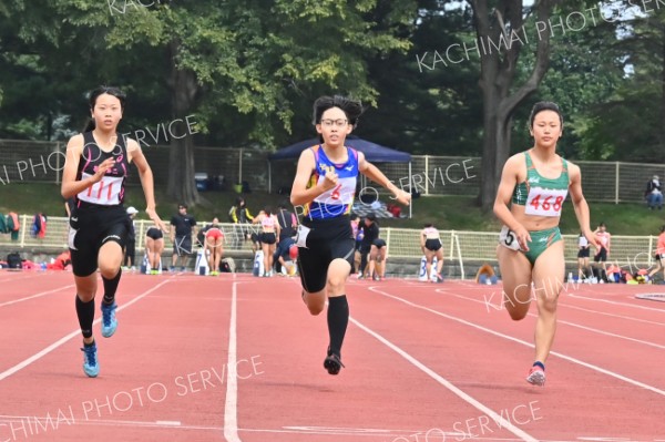 女子１００メートル第１２組