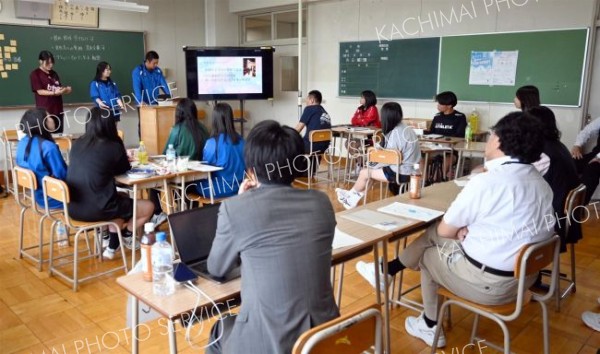 パン販売の新手法など提案　生徒主導で探究発表会　帯北高