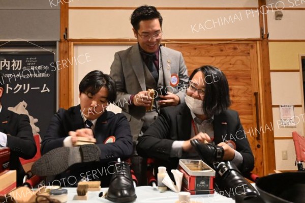 足元ピカピカ気分も上がる　帯広ＲＡＣが靴磨き体験会～こぼれ話