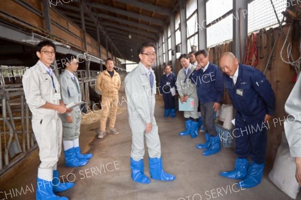 スマート農業や和牛生産の現場を視察