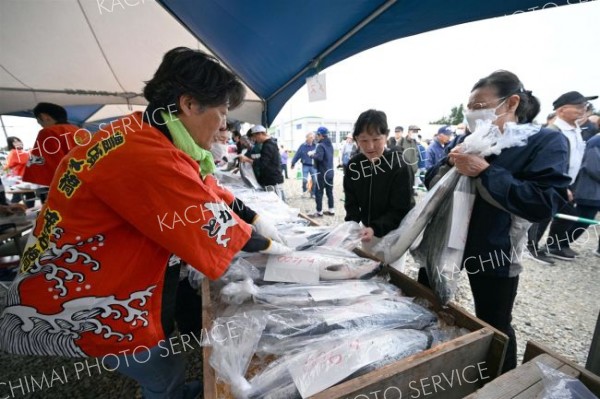 最多１万７０００人　豊頃味わう産業まつり～写真特集