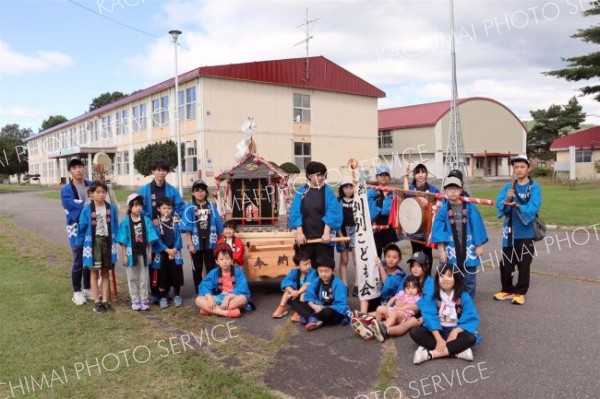 子どもみこしや夜店　池田・利別神社で秋祭り 3