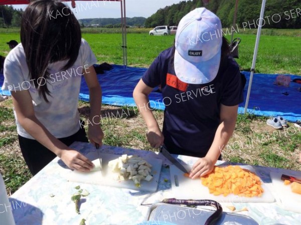 浦幌の野菜で「うまいもの」をゲット　「うらモンＧＯ！」に７０人 2