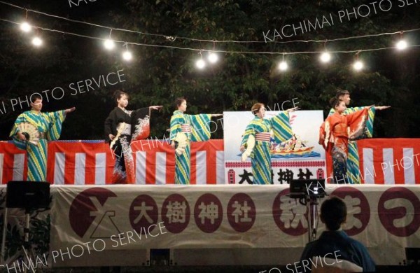 出店やステージにぎやかに　大樹神社秋季例大祭