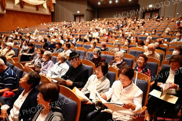 ２６５人が参加した大樹町の敬老会