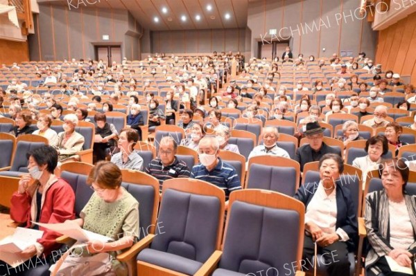 ２６５人が参加した大樹町の敬老会