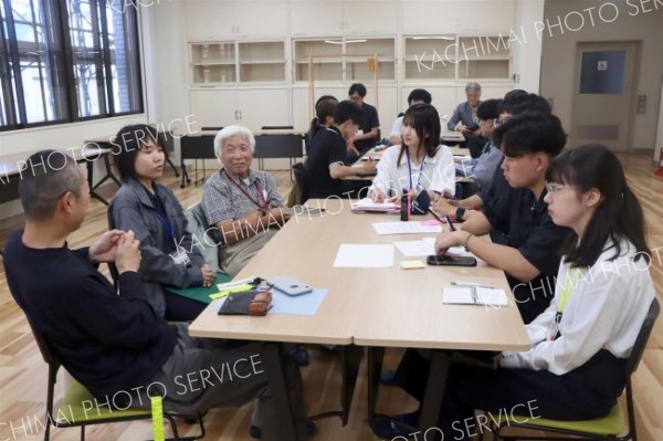 北海学園の学生が地域の課題を学ぶ　中札内