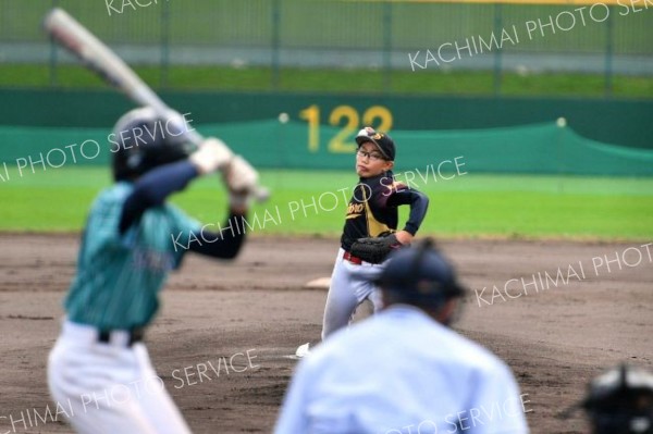 【決勝・ＳＯＵＴＨユニオン―士幌ファイターズ】先発登板した士幌ファイターズの岩井宏雅