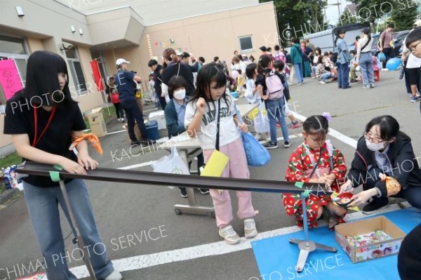 パン食い競走やエイサー披露にぎわう　つつじっ子まつり 6