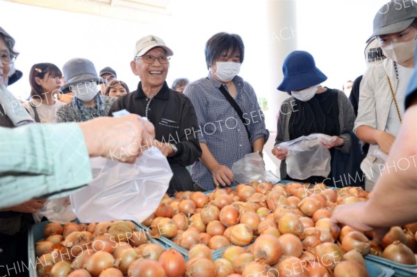 サンマやカボチャ…秋の味覚一堂に　帯広地方卸売市場「いちりん」で周年祭