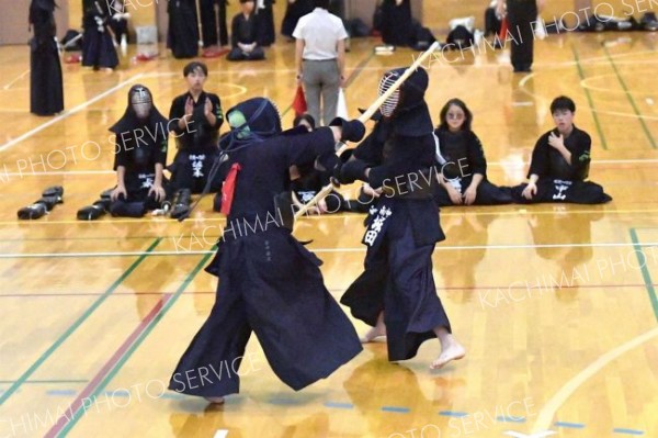 【男子団体戦決勝・音更一心会Ａ―帯南町中】メンを狙う音更一心会Ａ
