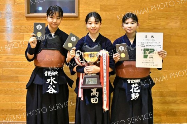 女子団体戦を制した音更柳町Ｂ