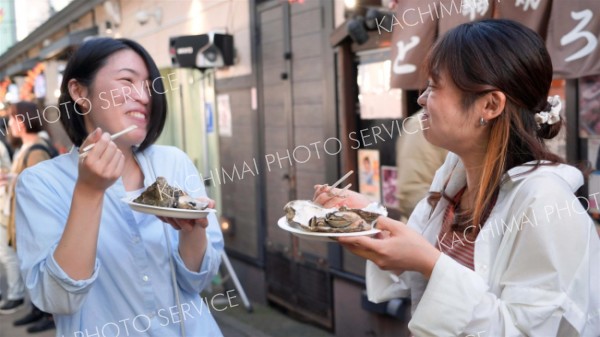 秋恒例のカキ・ホタテまつりで海の幸を味わう　十勝乃長屋