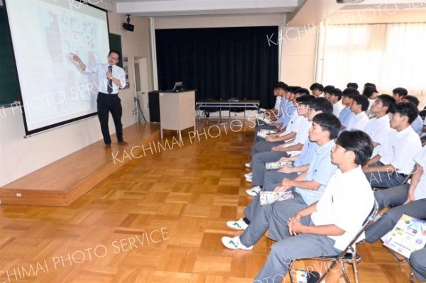 「半導体の役割、想像以上」　理系関心アップへ帯広工業高で出前講座