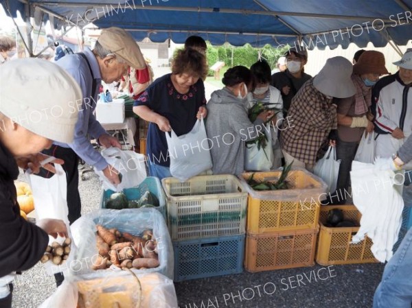 帯広ケア・センタ－収穫感謝祭にぎわう