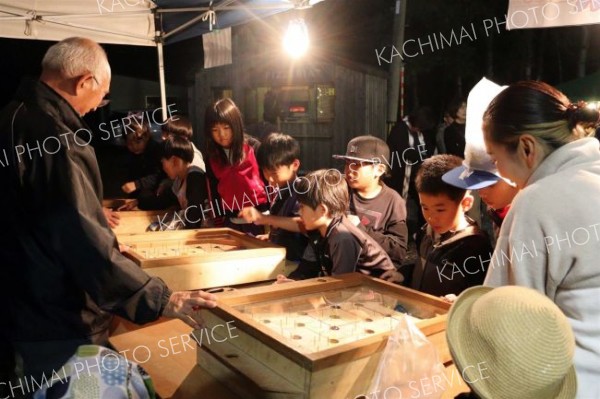 夜店やライブでにぎわう　池田神社宵宮祭