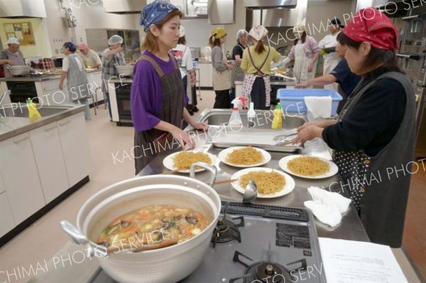 あんかけ焼きそばの具や麺の炒め方などを学んだゲンキッチン料理講習会
