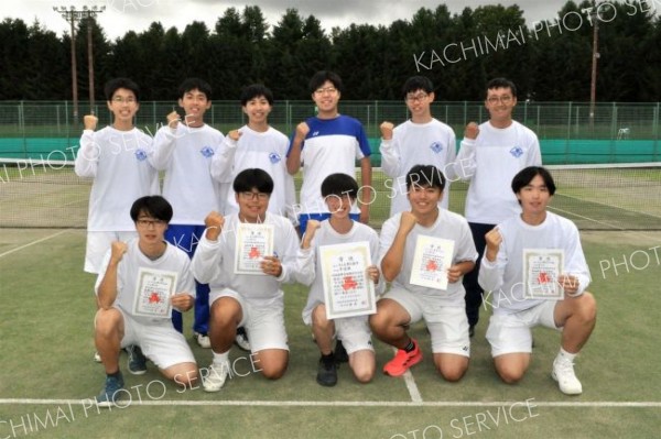 男子団体２位の帯柏葉