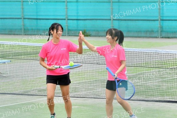 帯大谷女子、帯緑陽男子Ｖ　７校全道へ　道高校秋季テニス十勝予選 11