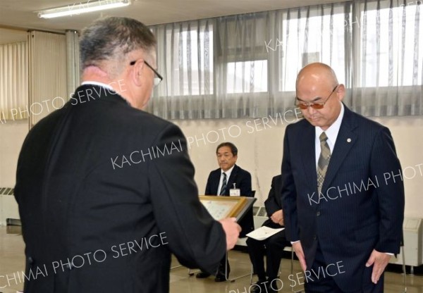 功労者６人を表彰　池田町 3