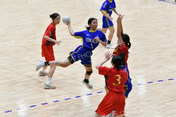 十勝選抜女子連覇　２年連続全道３冠　ハンドボール道Ｕ―１５ジュニアユース大会 11