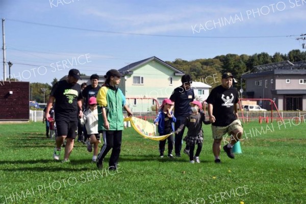 「イクメン」が集結　陸別で父親と園児の運動会
