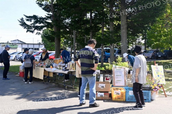 「釣り堀」や手品、親子で楽しむ　六中祭～こぼれ話 6