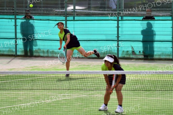 帯柏葉男女、帯大谷女子、帯緑陽男子がベスト１６入り　全国選抜高校テニス道地区予選 3